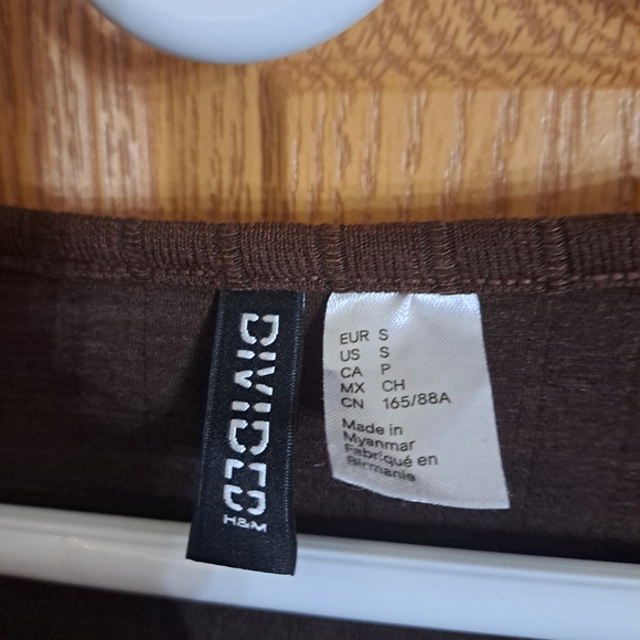 brown button up crop cardigan - Picture 2 of 3